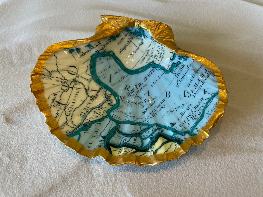 Candle holder or trinket dish with map, scallop shell