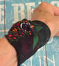 Cuff bracelet with a floral theme - Image 3