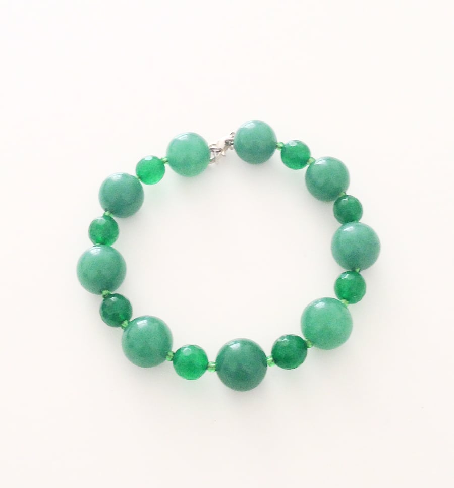 Green Aventurine and Jade Gemstone Bead Bracelet - UK Free Post