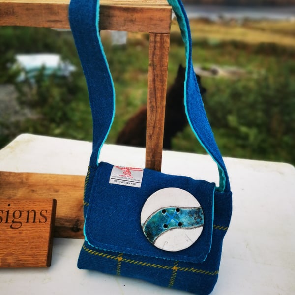 Harris Tweed shoulder bag with handmade Raku button