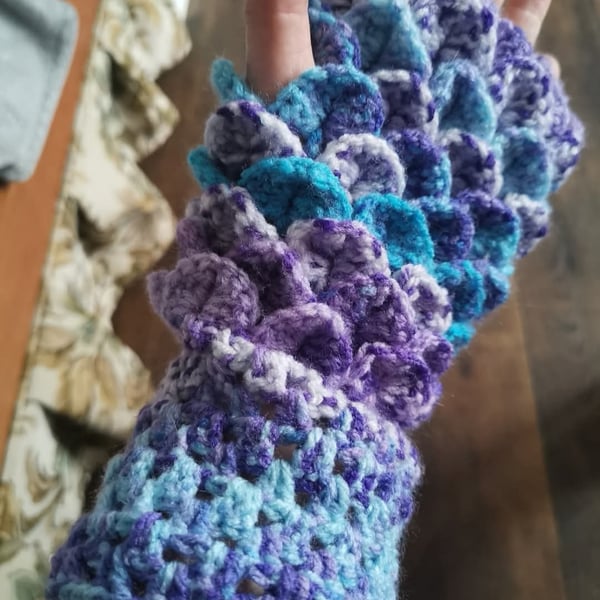 Handcrafted with Heart – Dragon Scale Fingerless Gloves