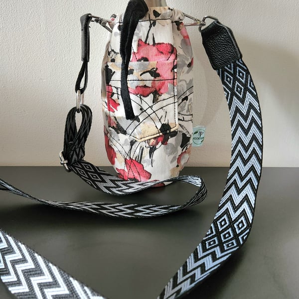 ABSTRACT FLORAL PRINT WATER COOLER WITH DETACHABLE STRAP
