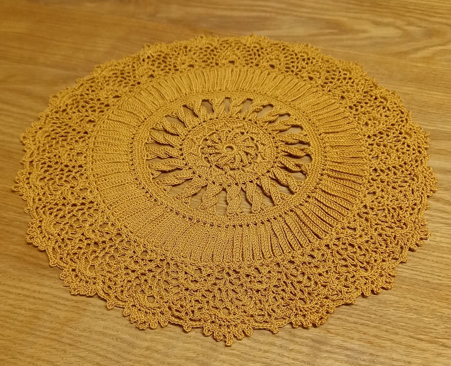 HANDMADE TABLE DECORATION - 100% COTTON - 29.5CM ACROSS - GOLD - LOVELY PATTERN