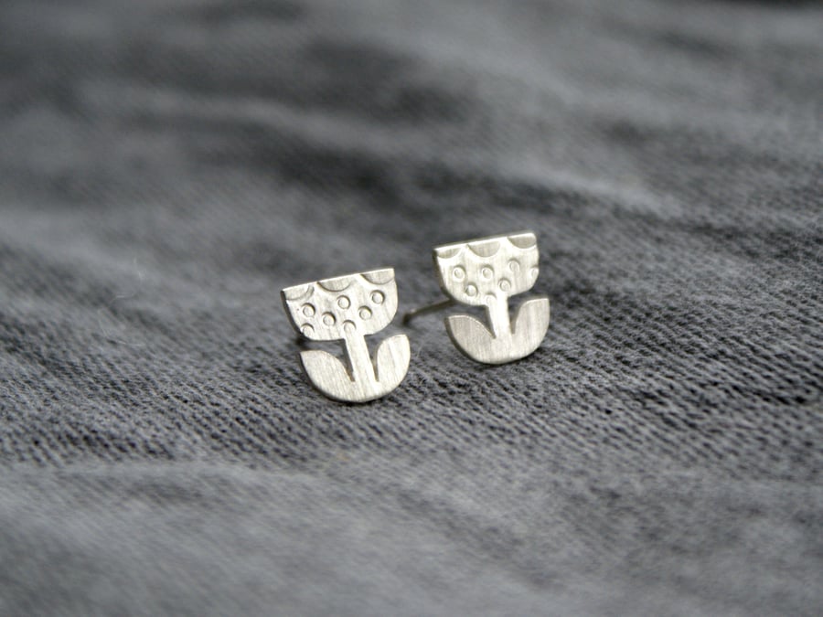 Tiny silver retro flower studs