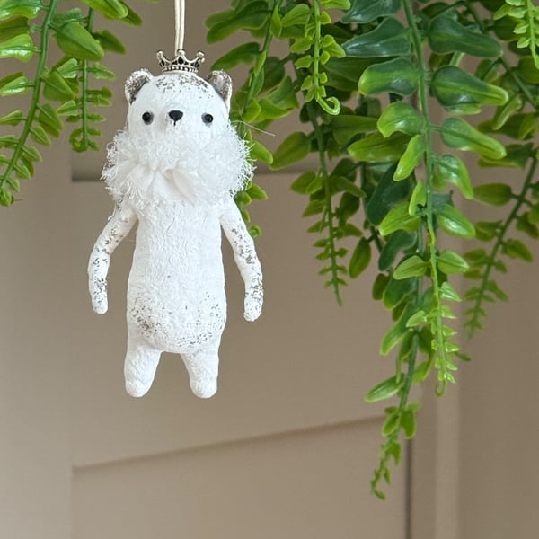 Spun Cotton Polar Bear Queen 1