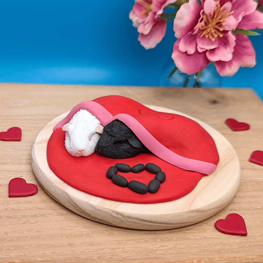 Valentine Guinea Pig Sculpture, Guinea Pig Romance, Gift for Guinea Pig Lovers