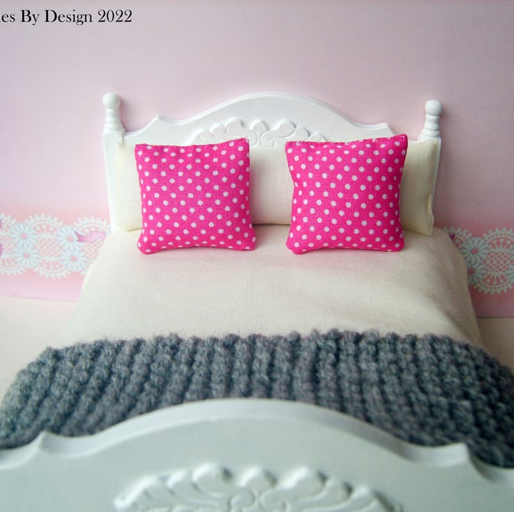 Dolls house bedding sets hotsell