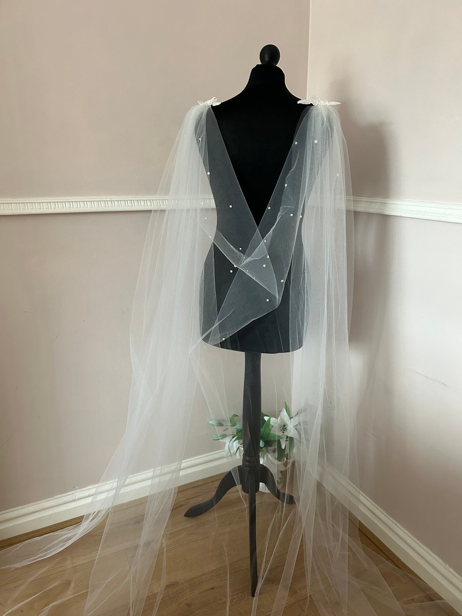 Drape cape veil, ivory with pearl detailing 