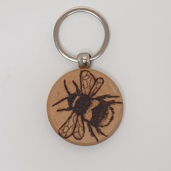 Bee wooden keyring, pyrography unisex gift for a bee lover