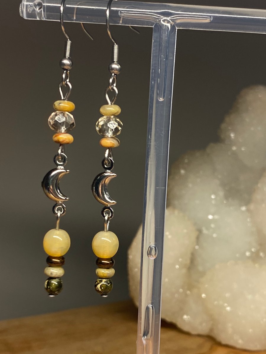 Fiadh - Moon and Agate Earrings 