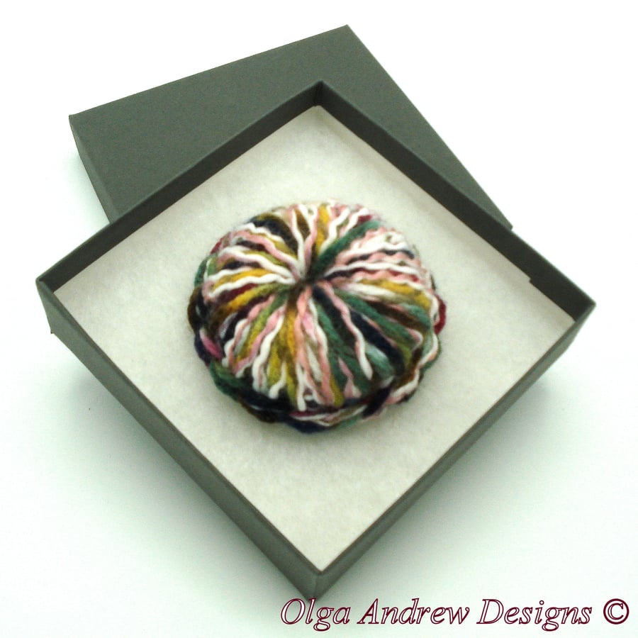 Wool crochet pin brooch, yarn art brooch button, round crochet brooch for jacket