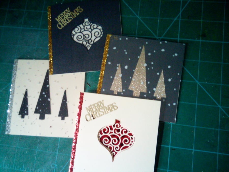 Pack of 9 assorted designs of Christmas cards 