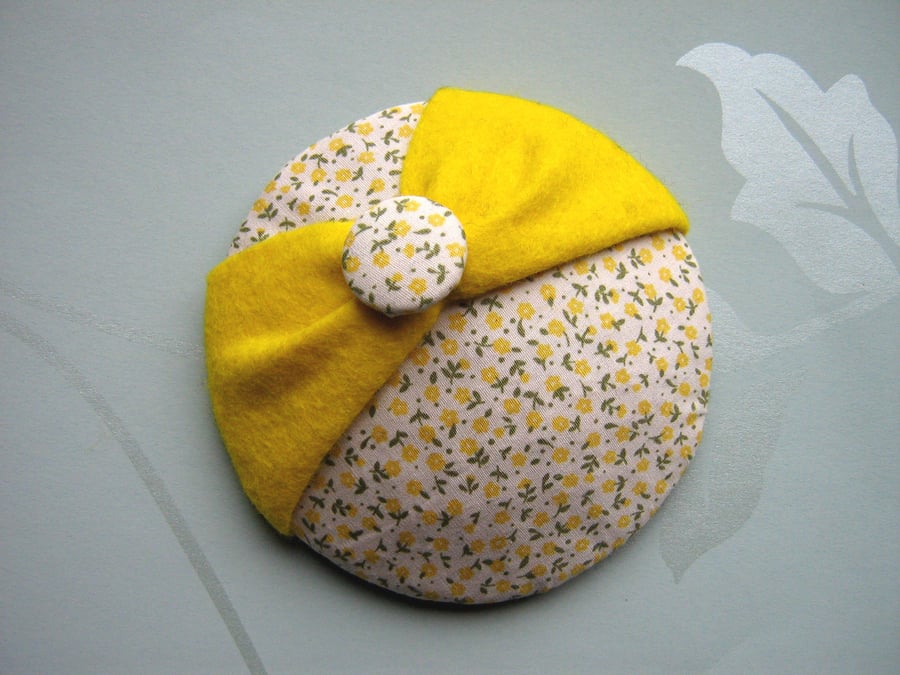 Mini Spring Yellow Button Hat