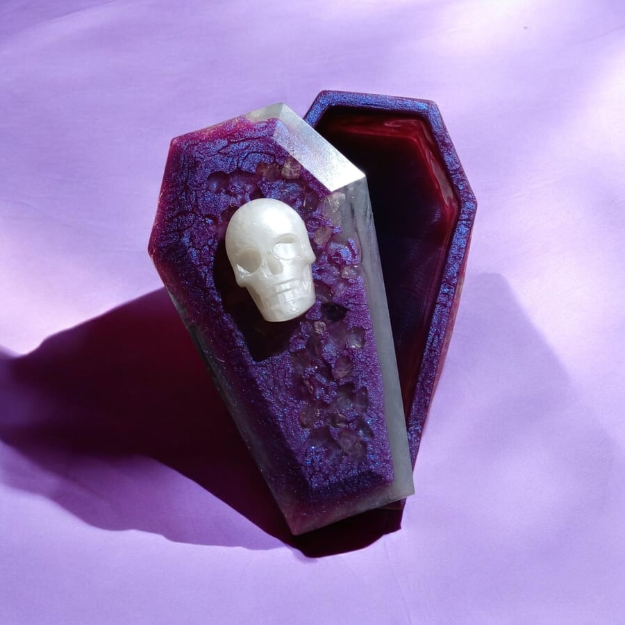 Sarcophagus trinket box (amethyst)
