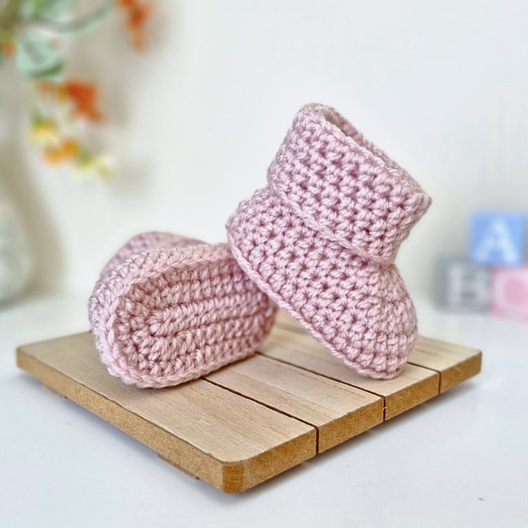 Crochet Baby Booties – New Baby Gift for Newborn to 6 Months