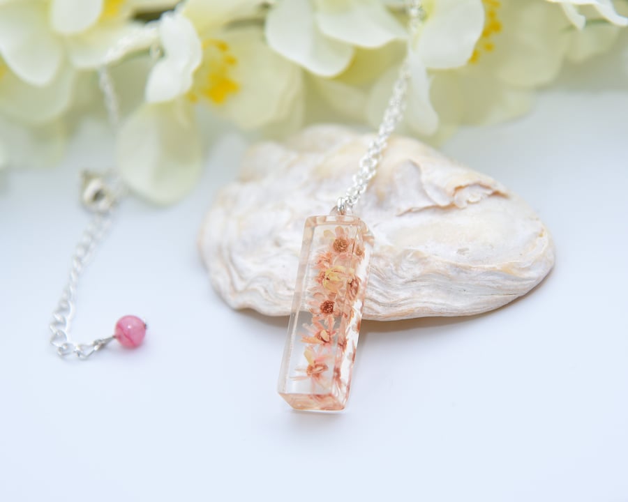 Dried Flower Resin Pendant Necklace