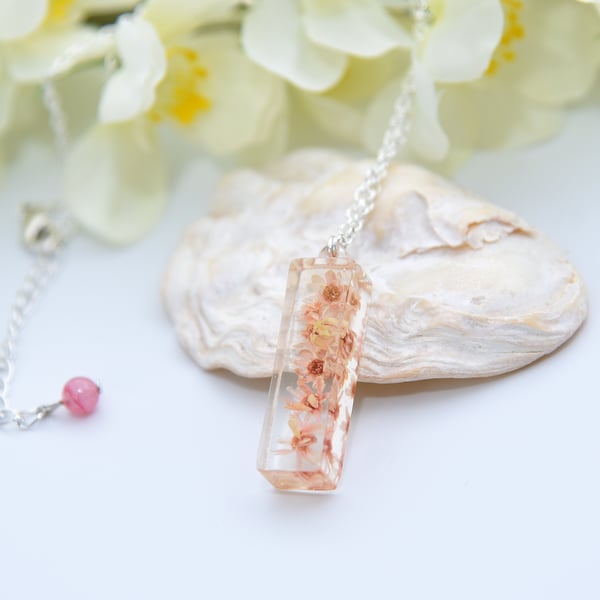 Dried Flower Resin Pendant Necklace
