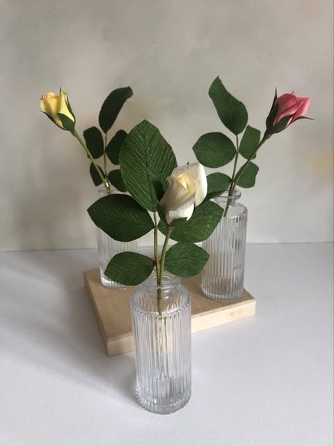 Paper rosebud with vase and gift box