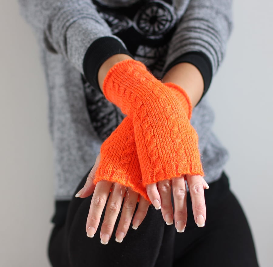 Hand warmers, Fingerless gloves
