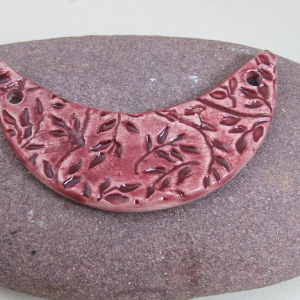 Rose Red Leaf Pattern Ceramic Crescent Bib Pendant