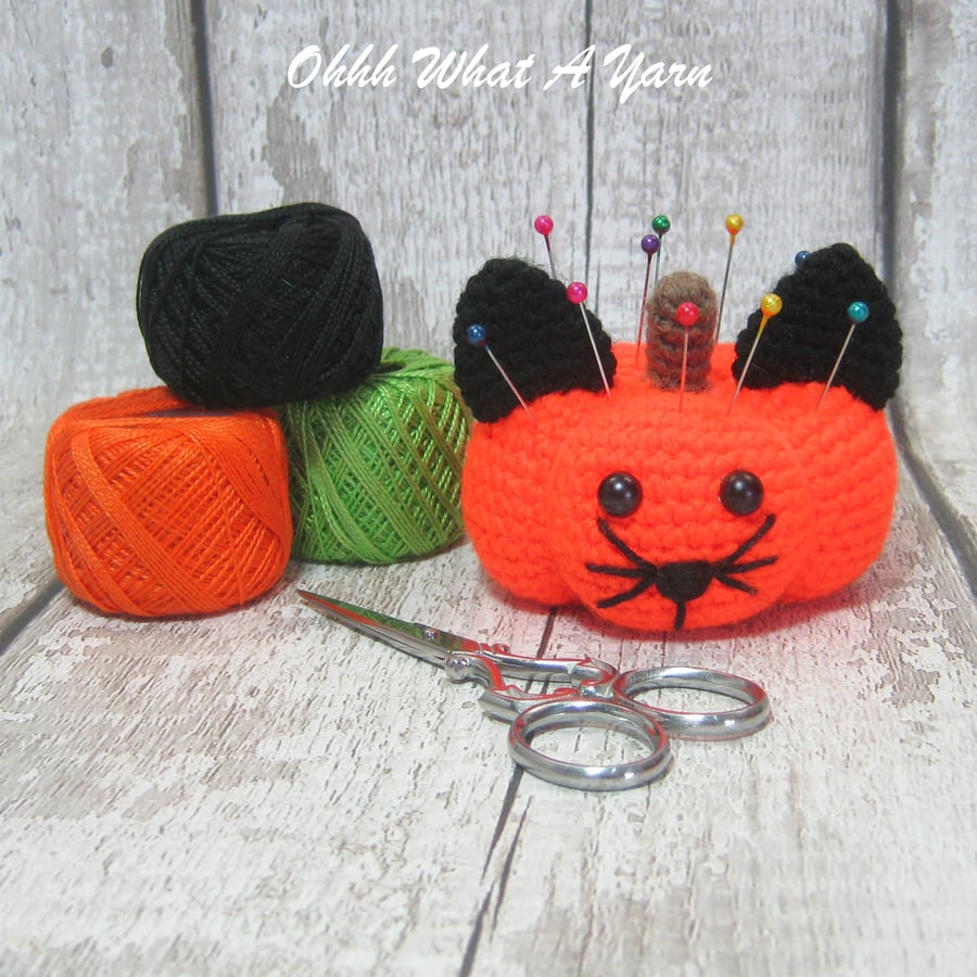 Crochet orange pumpkin cat pincushion, purrrmpkin, 