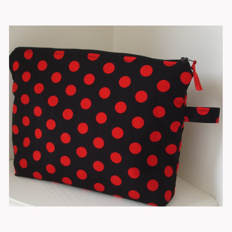 Vintage Red and Black Polka Dot Spots Cosmetics Purse Bag Case Dots Make-up