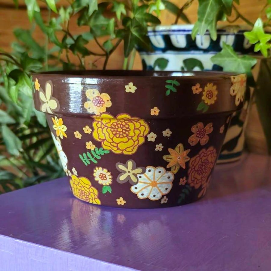 Hand painted retro flowers plant pot 