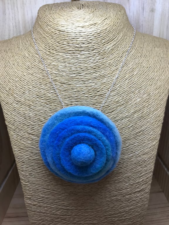  Felt Necklace. (253)