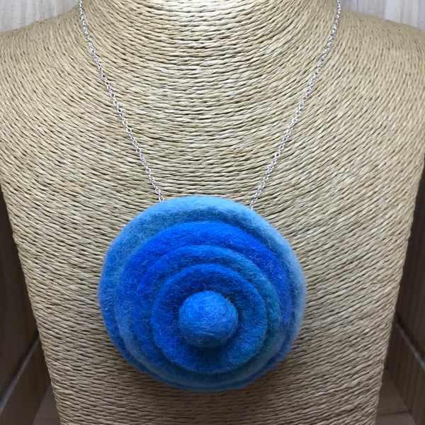  Felt Necklace. (253)