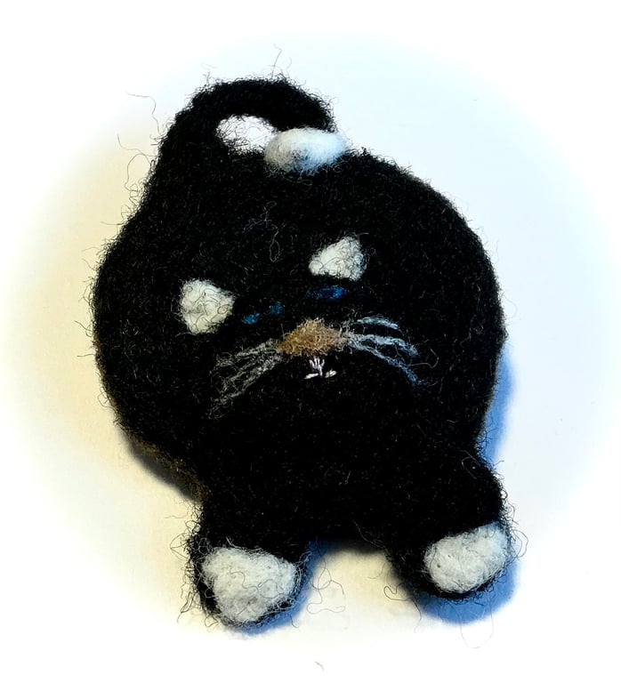 Black Cat Needlefelted Pin Brooch
