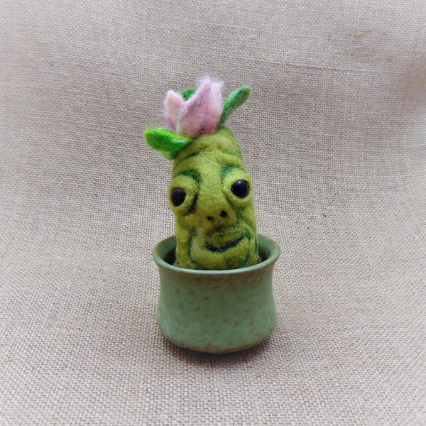 Needle Felted Cactus, Cactus Pin Cushion, Cactus in a Pot, Plant With a Face