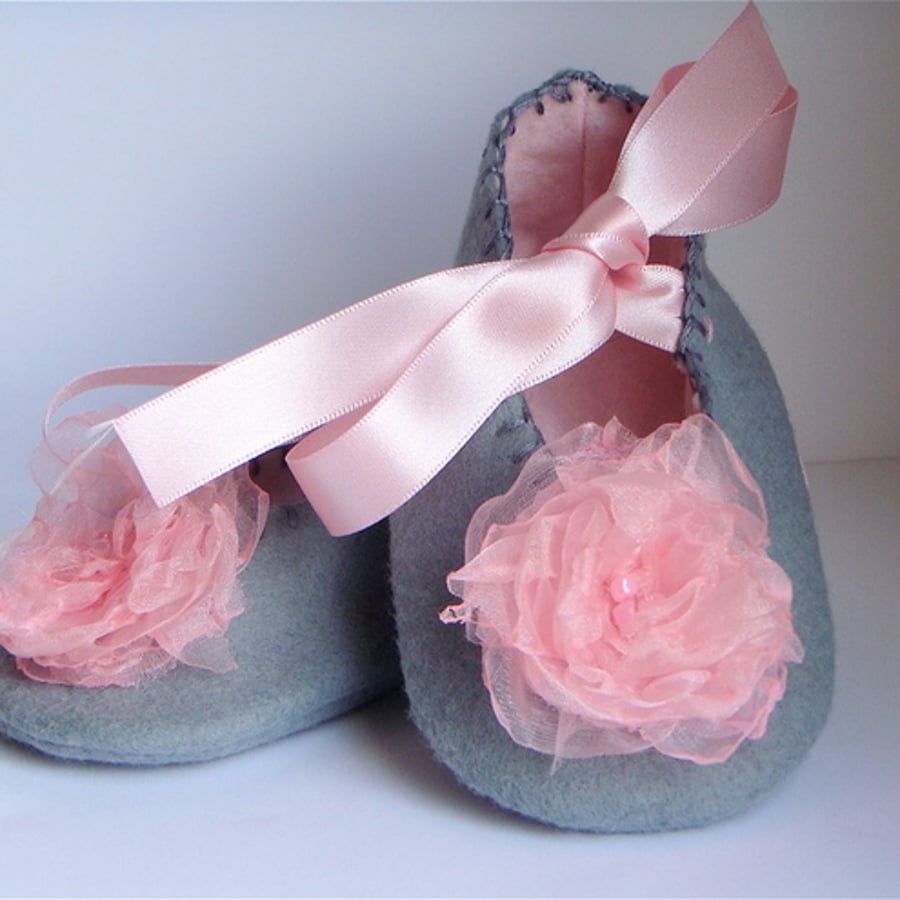 Grey and Pink Organza Felt Baby ShoesBooties