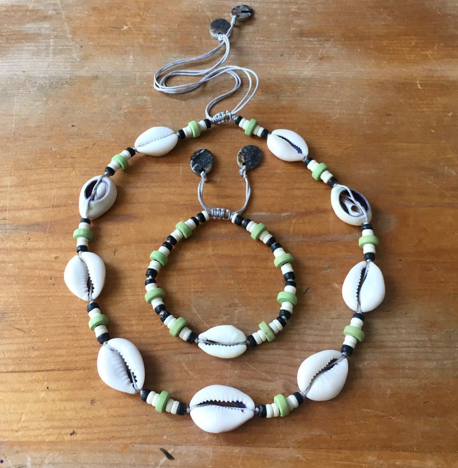 Gorgeous seaside theme - beach side jewelry hand knotted necklace and bracelet