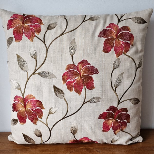 Handmade 'Everglade Cherry' embroidered herringbone beige cushion cover
