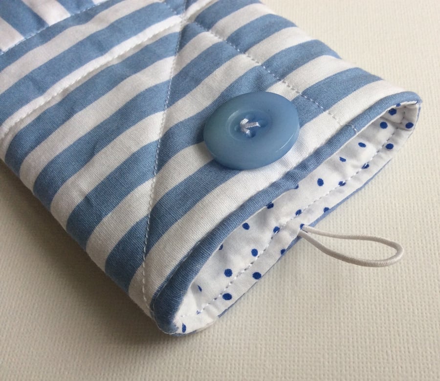 Sunglasses case, glasses case, blue and white stripes.