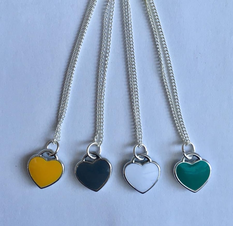 Pretty Enamel Heart fine necklace silver plated yellow grey turquoise white
