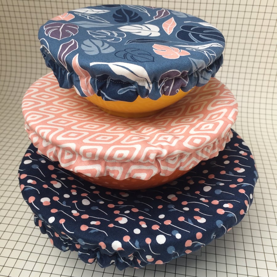 Set of 3 reusable bowl covers to keep food fresh and safe. Coral and blue