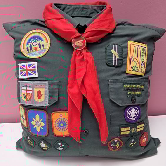 Keepsake and memory cushion for brownies, cubs, guides, rainbows or beavers