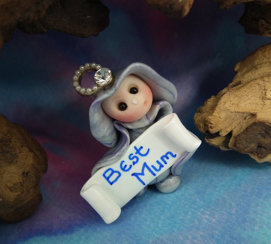 Tiny 'Misti' Mother's Day Gnome with 'Best Mum' banner OOAK Sculpt by Ann Galvin