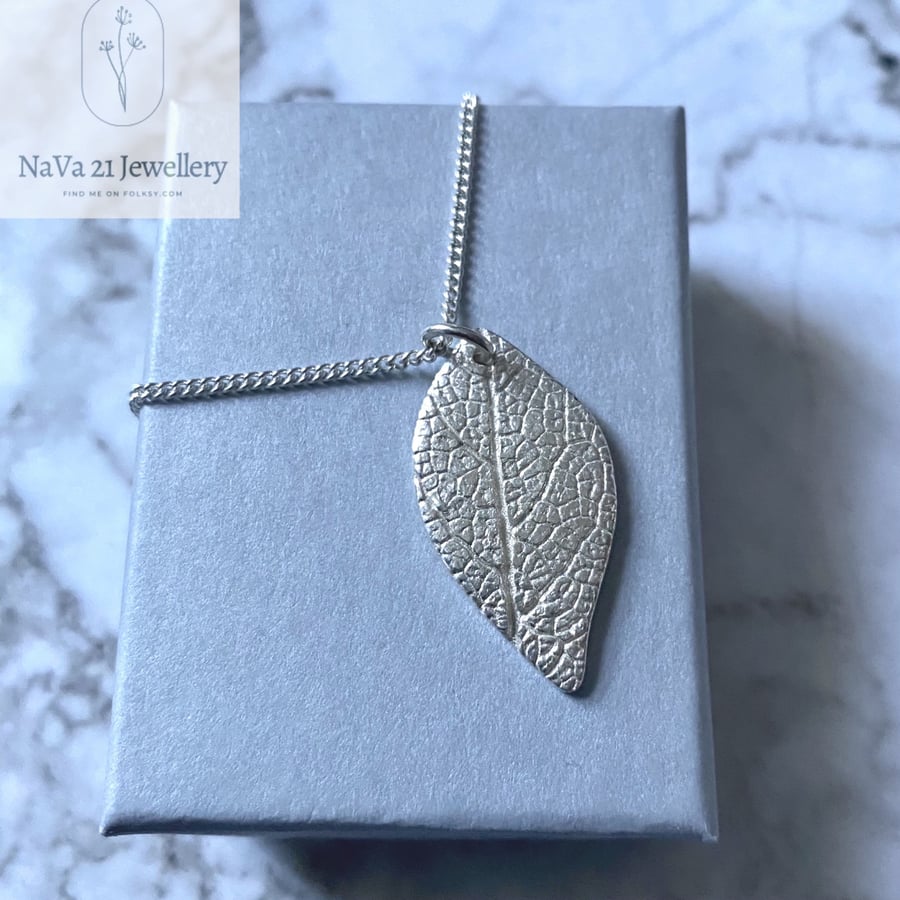 SOLD- Silver leaf pendant imprinted with a Mint leaf - REF: M03