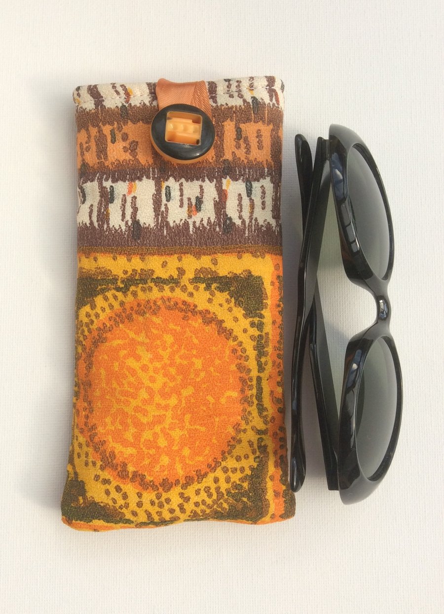 Sunglasses case, glasses case, sixties vintage fabric.