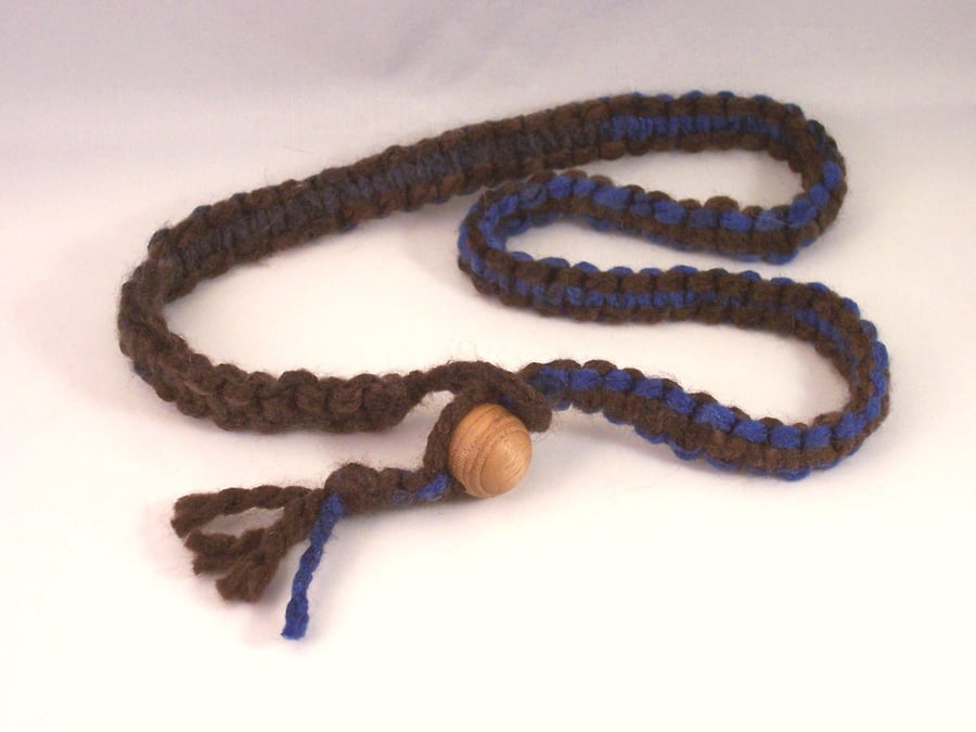 Macrame necklace with wood bead - Oak