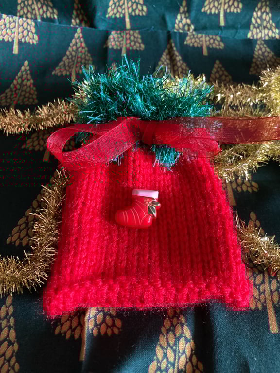 Rosy red Christmas knitted gift bag
