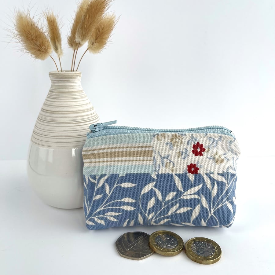 Small Purse, Coin Purse in Patchwork Print Fabric