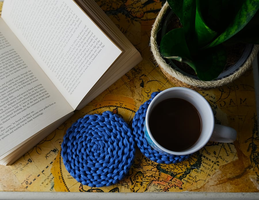 One Blue Macramé Chunky Coaster