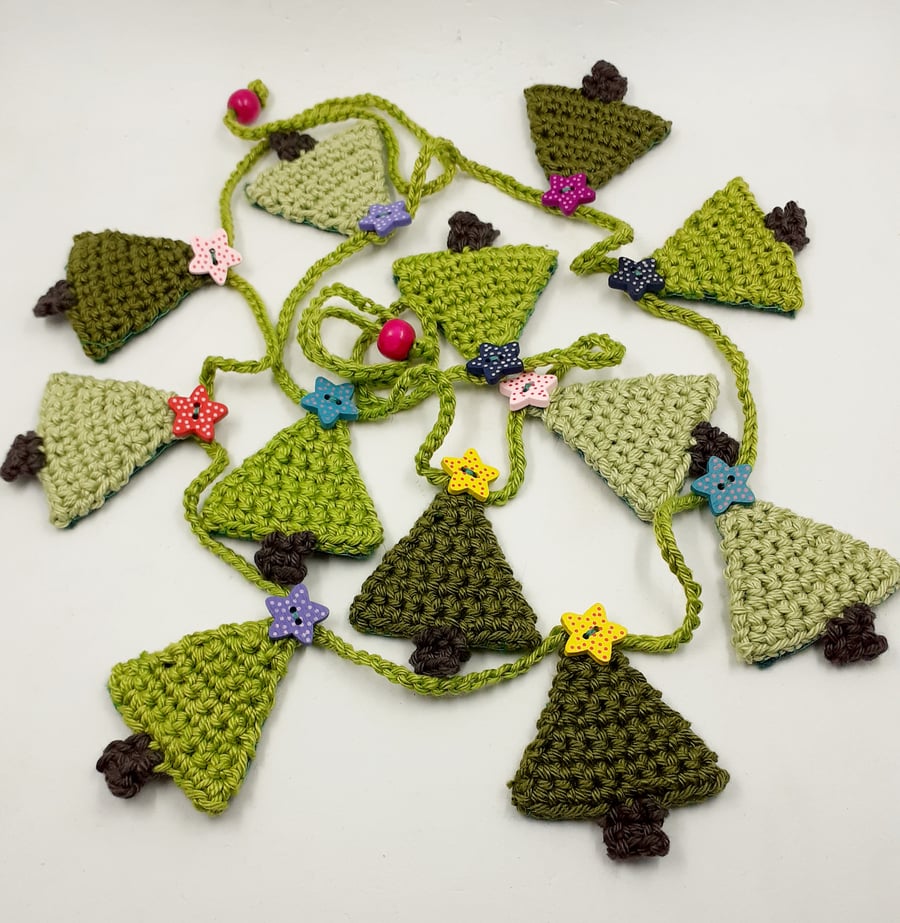 Reserved for Lois - Crochet Christmas Tree Garland with Wooden Button Stars 