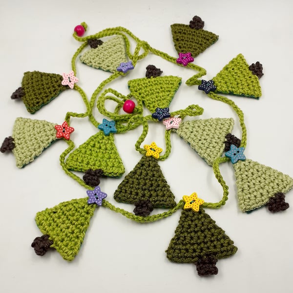 Reserved for Lois - Crochet Christmas Tree Garland with Wooden Button Stars 
