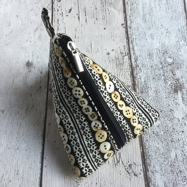 Button & Lace Themed Black & Cream Fabric Pyramid Purse