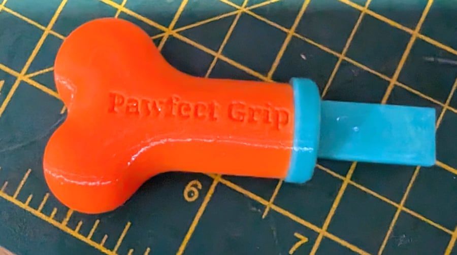 Dog groomer blade pusher 