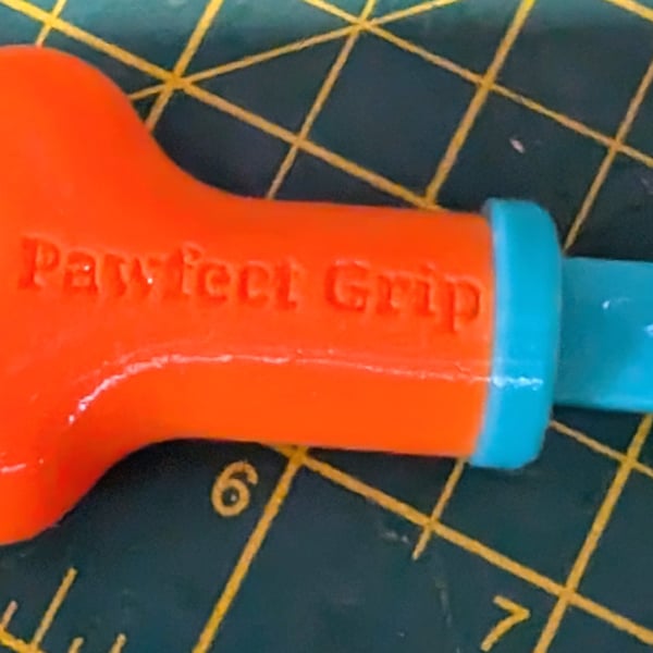 Dog groomer blade pusher 